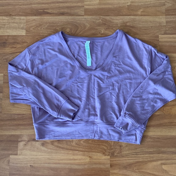❤️ Lululemon BeCalm Scoop Neck Pullover Size M Lavender Luxe NWOT - Picture 3 of 8
